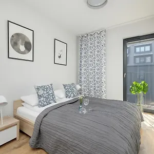 https://kolobrzeg-podczele-seashore-apartment-with-parking-by-renters.kolobrzeghotels.com